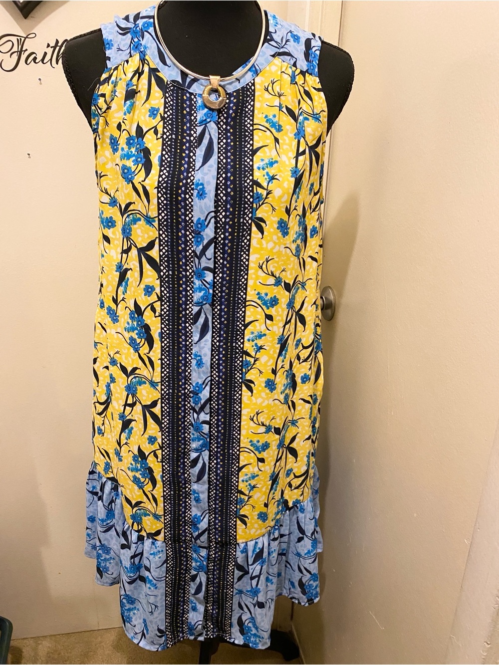 E) Eliane Rose Yellow & Blue Floral Sleeveless Dress. PTP 19.5 length 34. SZ 6